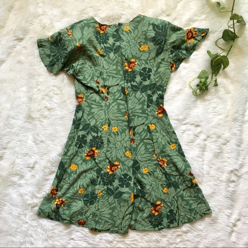 1990s Floral Sunflower Romper with Shoulder Pads - Picture 6 of 6